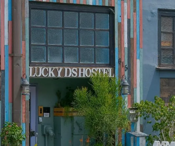Lucky D'S Youth And Traveler'S Hostel