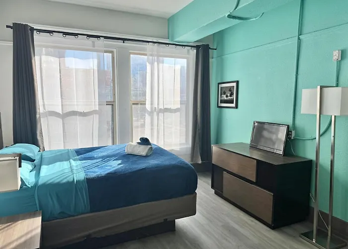 Lucky D'S Youth And Traveler'S Hostel